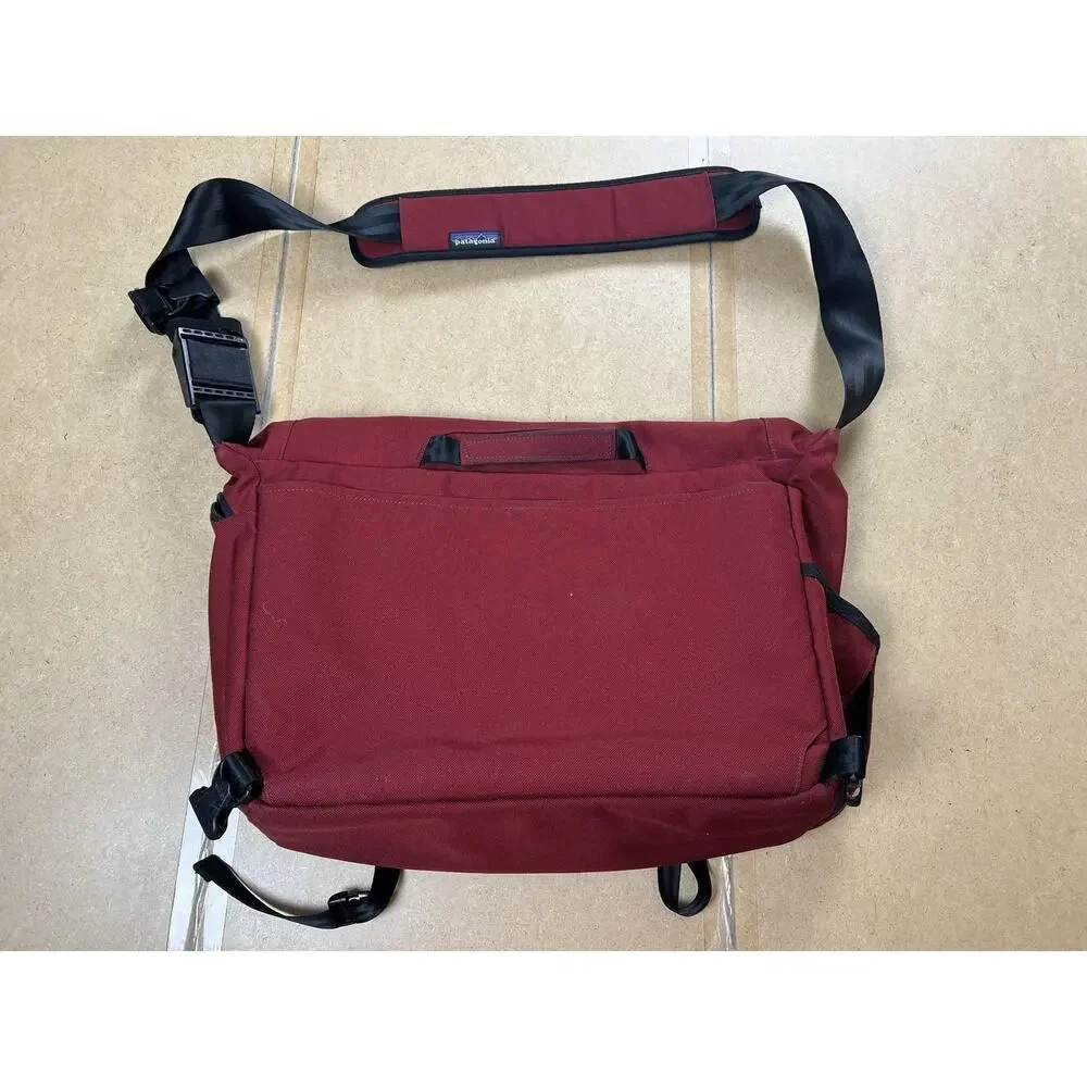 Patagonia Messenger Bag Mens Medium Red Canvas Lined Adjustable Padded